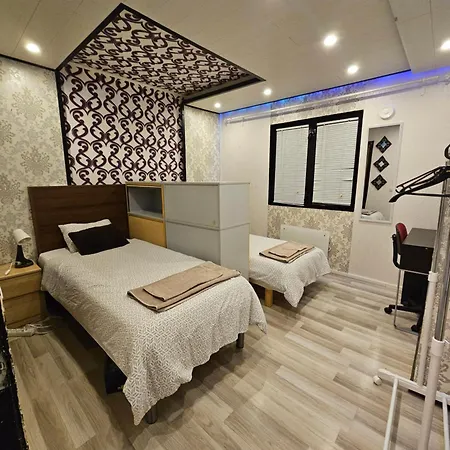 House For 4 Person Near Meyer דירה טורקו