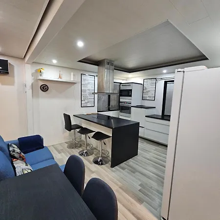 House For 4 Person Near Meyer דירה *