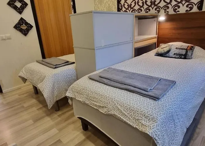 Apartment House For 4 Person Near Meyer