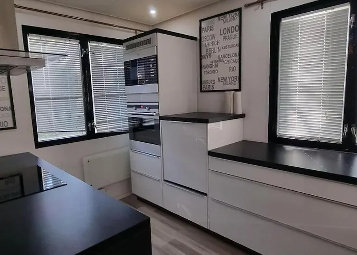 Apartment House For 4 Person Near Meyer